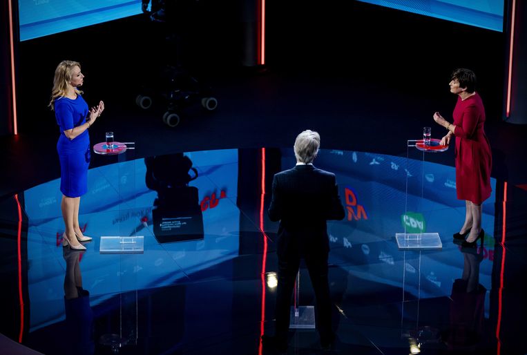 Lilian Marijnissen (SP) en Lilianne Ploumen (PvdA) tijdens een verkiezingsdebat van de NOS. Beeld ANP