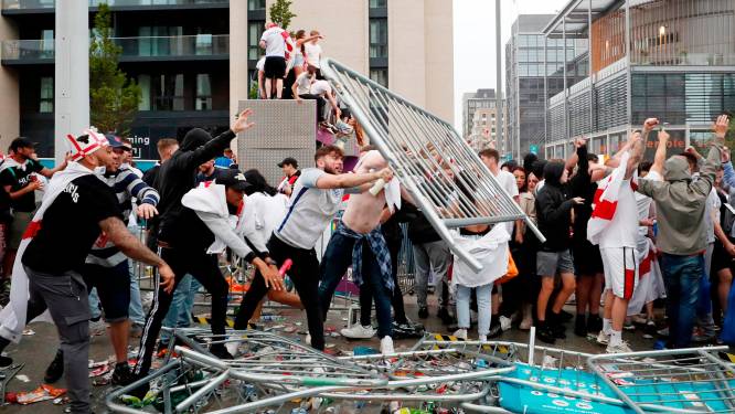 Engelse voetbalbond gaat rellen rond EK-finale onderzoeken