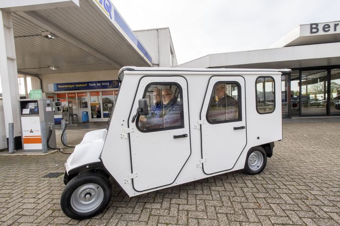 De Electrocar Eibergen rijdt vanaf 2 januari  in het dorp. De laagdrempelige vervoersdienst is bedoeld voor ouderen, mensen met een verstandelijke beperking en mensen die tijdelijke slecht ter been zijn.