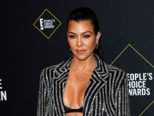 Kourtney Kardashian bevestigt dat ze relatie heeft met Travis Barker