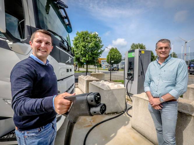 Snellaadpaal in Brugge kan elektrische vrachtwagens in twee uur helemaal opladen: “Primeur voor deze regio” 