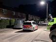 Een 94-jarige vrouw stond in haar woning aan de Sont in Emmeloord oog in oog met twee inbrekers.