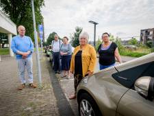 Deuk na deuk na deuk: wie schopt toch steeds tegen auto’s in deze buurt? ‘Worden er radeloos van!’