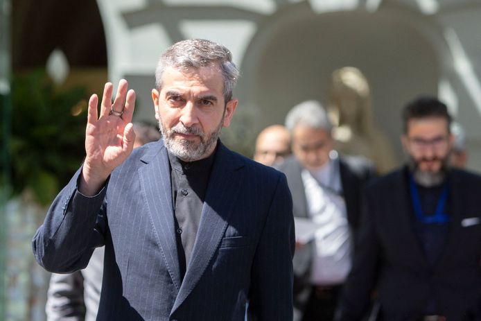 Iran's hoofd voor nucleaire aangelegenheden Ali Bagheri Kani komt aan op de top in Wenen.