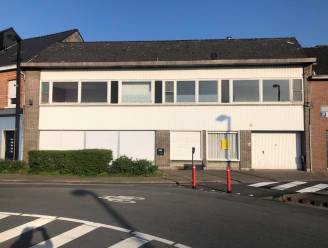 Vier flats en twaalf garages op het einde van de Magdalenastraat