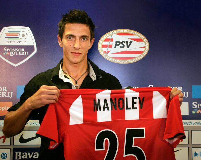Stanislav Manolev stopt met voetballen.