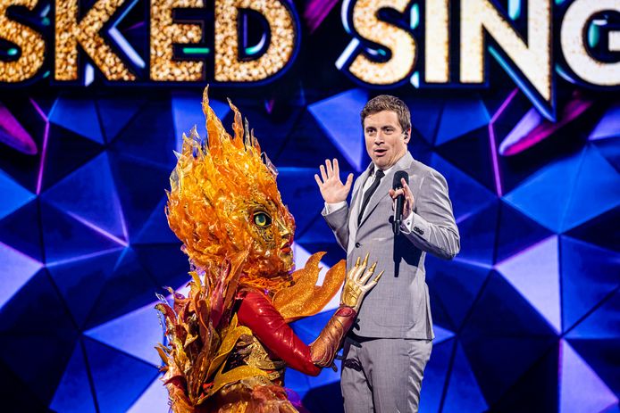 The Masked Singer; seizoen 2, aflevering 3 op vrijdag 28 januari 2022 bij VTM. Op de foto: Flamme Fatale