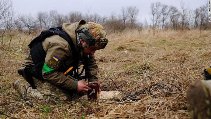 Leger ontmantelt mijnen rondom Kiev