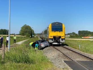 Automobiliste overleeft als bij wonder aanrijding door trein: “Maar de NMBS wil de schade vergoed zien”