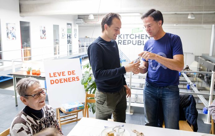 Nederlands premier Mark Rutte (VVD) op campagne.