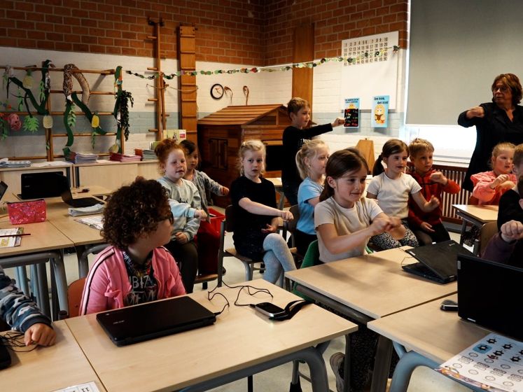 Leerlingen van de Sterrenpracht leren ook gebarentaal