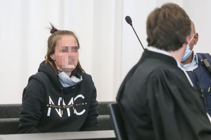 Megan D’Haen (20) staat terecht voor het Hof van Assisen van Gent voor moord op haar stiefdochtertje Chelsea (2).