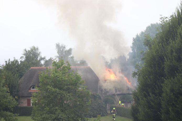 Bij de brand in Varik is veel rookontwikkeling ontstaan.
