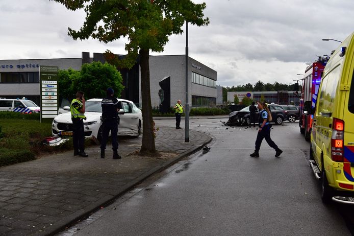 Ongeluk met dure Maserati in Eindhoven.