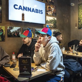 Het is officieel: PvdA wil inzetten op coffeeshopverbod voor toeristen in Amsterdam