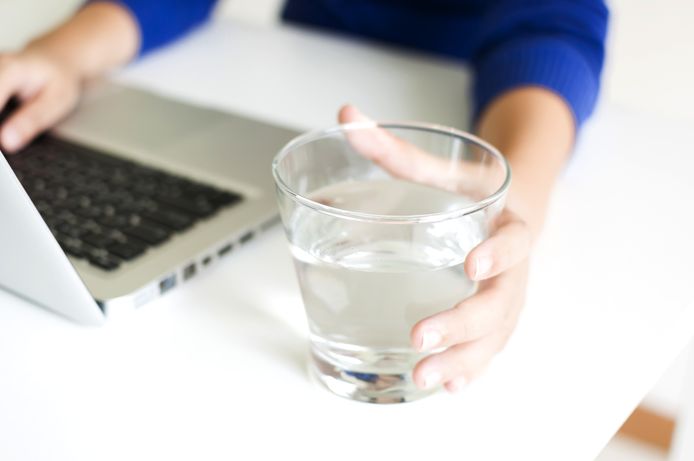 Hoe drink je makkelijk voldoende water per dag?