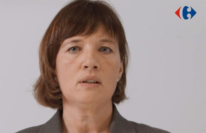 Hilde Decadt, exploitatiedirecteur van Carrefour België, doet in een video de plannen van de hypermarktketen uit de doeken.