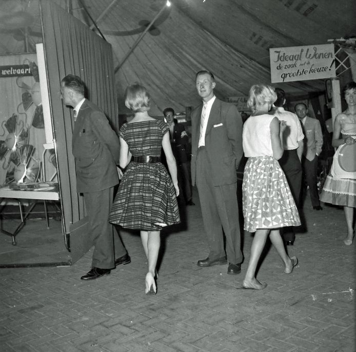 De Fancy Fair in de Eindhovense wijk Genderdal in 1959