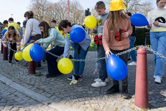 Gele en blauwe ballonnen als steun voor de oorlogsslachtoffers in Oekraïne.