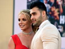 Verloofde Britney Spears dankbaar voor steun na miskraam, zangeres deelt topless video