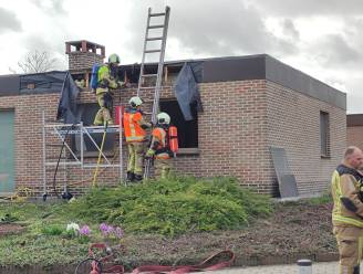 Brandje bij werken aan dak snel geblust