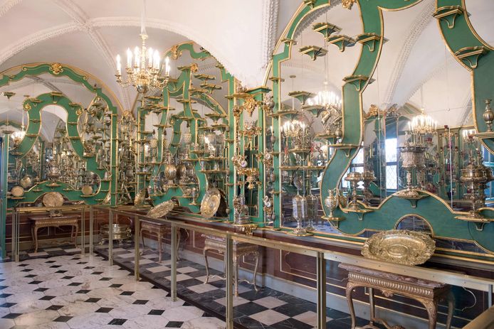 The Grüne Gewölbe (Green Vault) houses one of the oldest and best-preserved collections of treasures in Europe.  The treasury was created between 1723 and 1730 by Augustus II the Strong, Elector of Saxony.  He tried to outdo the Sun King Louis XIV with his impressive collection of jewelry.
