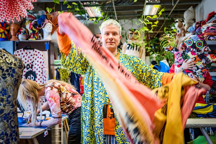 Het verhaal achter de mode-creaties van Bas Kosters | Wonen | AD.nl