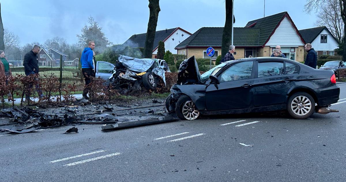 Drie mensen omgekomen door frontale botsing.