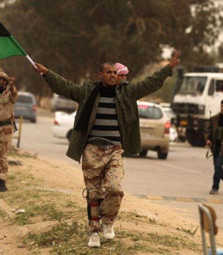 Kadhafi coupe la route entre Ajdabiya et Benghazi