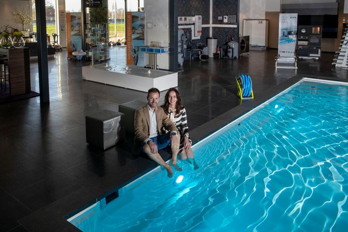 Niet op vakantie, dan een Ambiance-zwembad thuis: vanafprijs 50.000 euro (!) Overbetuwe | gelderlander.nl