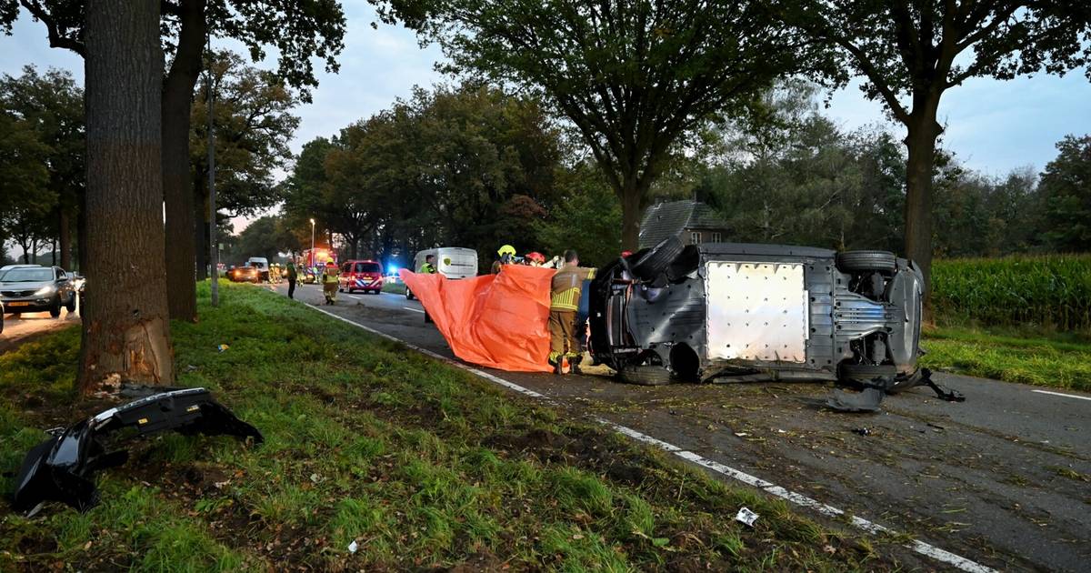 Ravage en gewonden bij ernstige botsing op de N65, weg nog urenlang dicht.