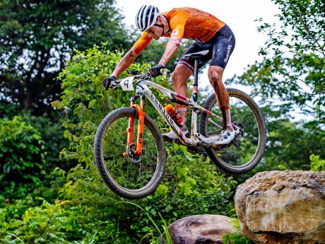 Mathieu van der Poel moet WK mountainbike laten schieten door rugklachten