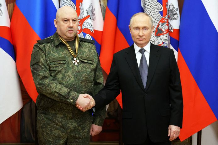 Surovikin in an archive photo with Russian President Vladimir Putin.