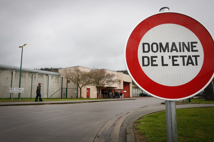 Selon un employé en colère, la direction de la prison d'Andenne ne respecterait pas les mesures édictées par le Comité de concertation, notamment en matière de télétravail et de port du masque.