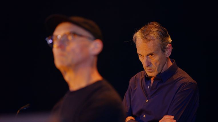 Jan Versweyveld en Ivo Van Hove in 'Twee mannen' Beeld NTR