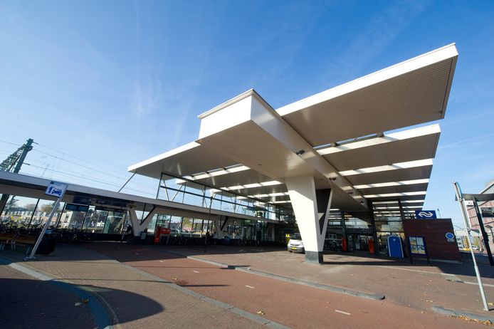 Het treinstation van Almelo.