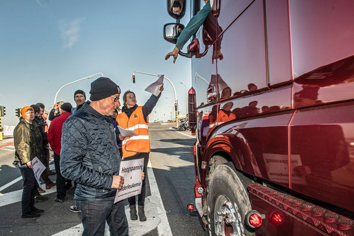 Elke chauffeur kreeg een flyer van de actievoerders.