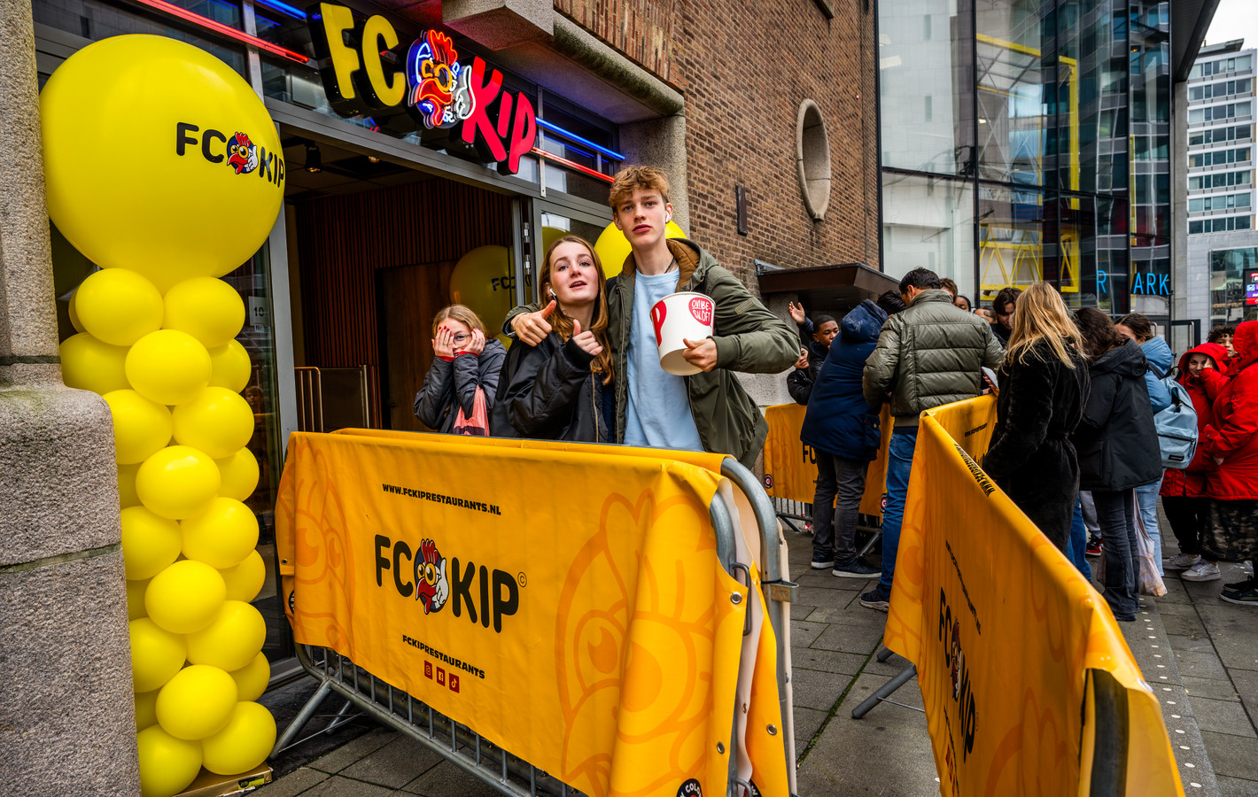 kip-is-ongekend-populair-tot-diep-in-de-nacht-is-de-vraag-naar-spicy