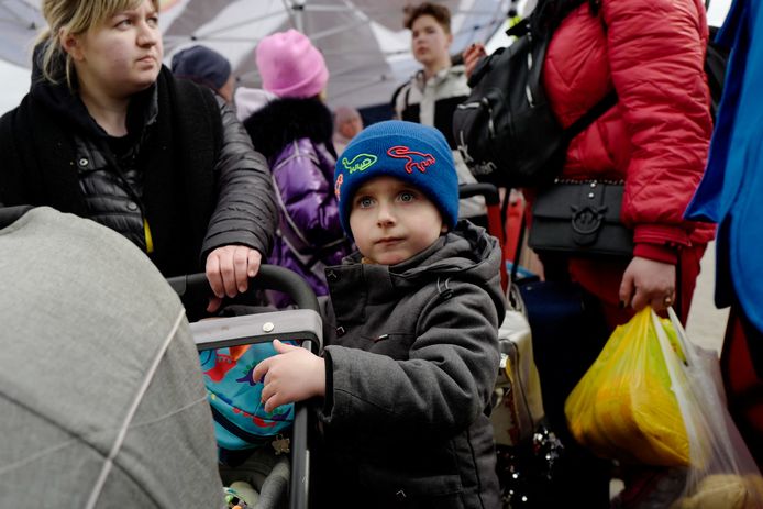 Oekraïense vluchtelingen aan de grens met Polen.