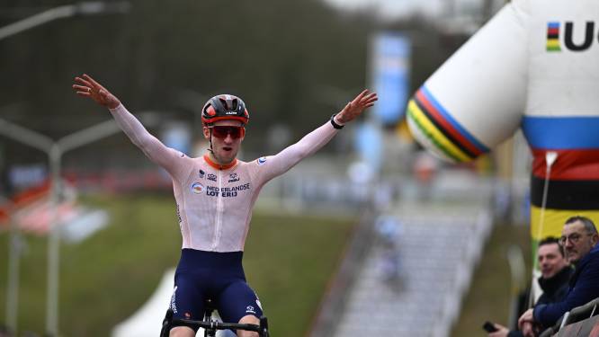 Nederland pakt goud op nieuw onderdeel team relay bij WK veldrijden: ‘Het werd nog best spannend’