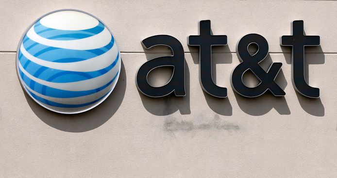 Het logo van AT&T. De fusie tussen telecomgigant AT&T en het mediabedrijf Time Warner heeft vandaag in de Verenigde Staten groen licht gekregen van een federale rechter.