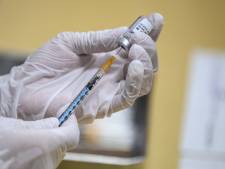 L'Europe commande 200 millions de doses supplémentaires du vaccin de Pfizer