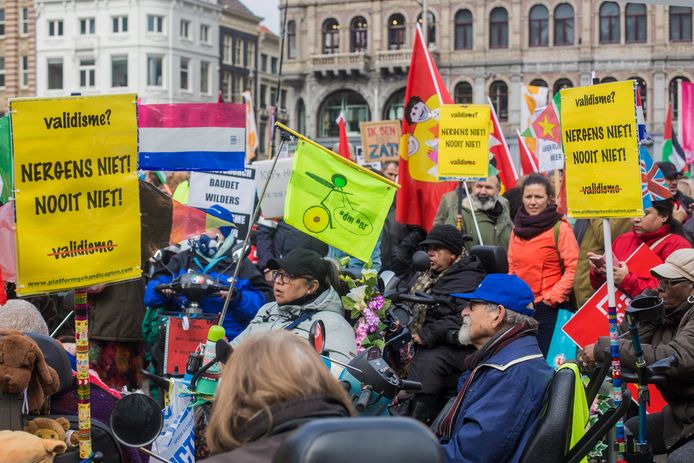 Demonstranten spreken zich zaterdag uit tegen racisme op de jaarlijkse anti-racismedemonstratie.