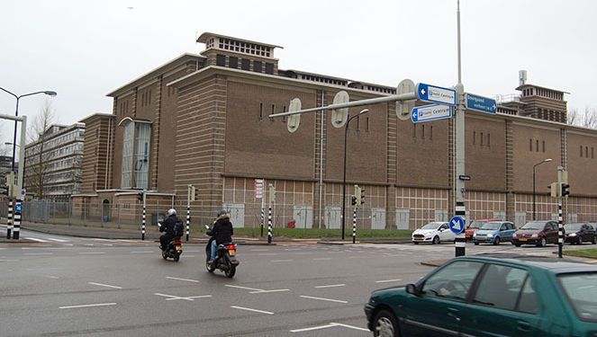 De grote hal op de hoek Noordendijk-Oranjelaan.