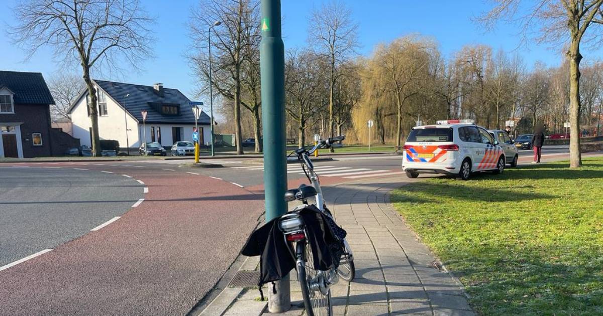 Vrouw op fiets aangereden door automobilist in Mill.