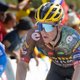 Jumbo-Visma raakt in Tour de France na Primoz Roglic ook Steven Kruijswijk kwijt na val