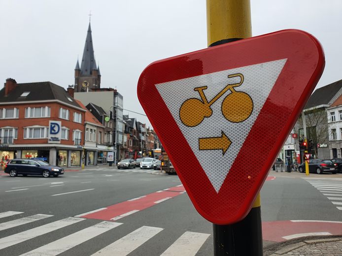 Aan de Boelare mogen fietsers rechts afslaan, ook al staan de lichten op rood.