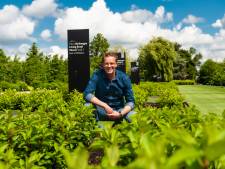 Hij moet tegen hete zomers, koude winters en klimaatverandering kunnen: Alex wil beste pluimhortensia kweken