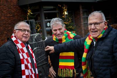 Drie ervaren rotten steken nek uit om dorpsgenoten ’t Eind weer te laten lachen