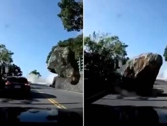KIJK. Schokkende beelden tonen hoe auto verpletterd wordt door rotsblok tijdens aardbeving in Taiwan